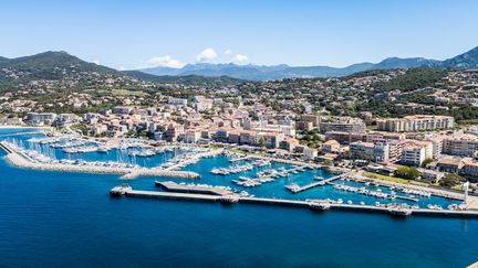 Autonomie, contrôle du Conseil d&rsquo;Etat… Ce que contient le projet de loi constitutionnelle sur le statut de la Corse, adopté en première lecture à l&rsquo;Assemblée