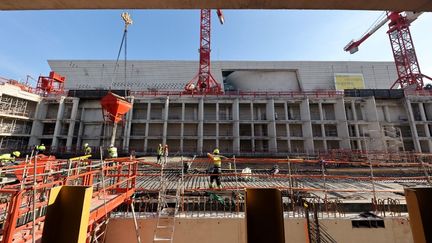Face à la canicule, le gouvernement peut désormais imposer l&rsquo;arrêt des chantiers aux heures les plus chaudes
