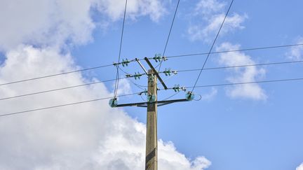 Un incident lié à la chaleur prive environ 68 000 foyers d&rsquo;électricité dans le Finistère, un rétablissement complet attendu « en fin de journée, au plus tôt »