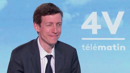Canicule : « Ce qui compte, c&rsquo;est de savoir où l&rsquo;enfant est le mieux entre chez lui et l&rsquo;école », affirme Édouard Geffray, ministre de l&rsquo;Éducation