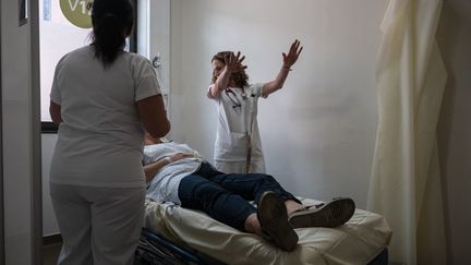 Face à la canicule, le gouvernement active le niveau 3 du plan Orsan pour mobiliser le système de santé à son niveau le plus élevé