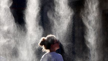 Alerte canicule : les deux tiers de la France en vigilance rouge vendredi, 13 nouveaux départements rétrogradés en orange samedi matin