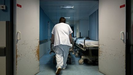 « On a déjà dix appels par minute » : aux urgences du CHU de Bordeaux, la canicule met à rude épreuve les équipes médicales