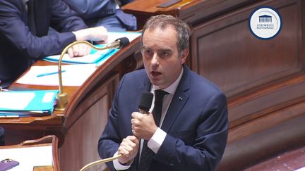 « Il n&rsquo;y a pas d&rsquo;inaction » : critiqué sur sa gestion de la canicule, Sébastien Lecornu s’emporte à l&rsquo;Assemblée face à l&rsquo;écologiste Cyrielle Chatelain