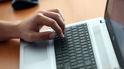 Trois questions sur Utiq, un outil de traçage publicitaire sur internet, critiqué pour son partenariat avec des opérateurs téléphoniques