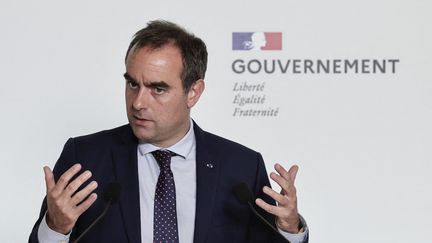 Les crimes sexuels sur mineurs pourront être punis de la perpétuité et les enquêtes devront être réalisées dans « un délai maximal de trois mois », confirme Sébastien Lecornu
