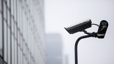 Nos objets connectés vont-ils bientôt être traqués par les lecteurs automatiques de plaques d&rsquo;immatriculation, comme l&rsquo;affirment certains internautes ?