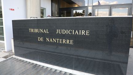 « On ne peut pas faire des miracles » : au parquet de Nanterre, une course contre la montre pour boucler l’examen des plaintes pour violences sexuelles sur mineurs demandé par Gérald Darmanin
