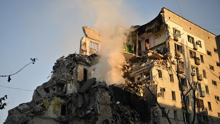 Des attaques de missiles sur Kiev font au moins neuf morts et de lourds dégâts sur des bâtiments résidentiels