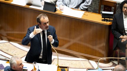 « C&rsquo;est plus pour marquer le coup » : la motion de censure des Ecologistes a-t-elle des chances de renverser le gouvernement Lecornu ?