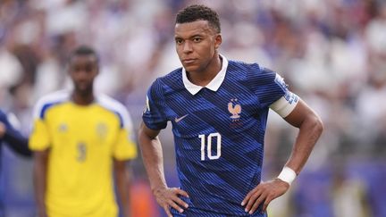 « Appelle-moi Mobut ! » : pourquoi Kylian Mbappé est surnommé « Mobutu » par les internautes et ses coéquipiers des Bleus