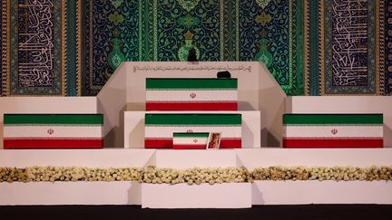 Le corps du guide suprême iranien Ali Khamenei est arrivé sur le lieu de ses funérailles à Téhéran