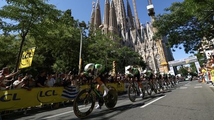 Tour de France 2026 : qui endossera le premier maillot jaune à Barcelone ? Suivez le contre-la-montre par équipes inaugural