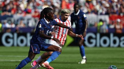 France-Paraguay : les Bleus tiennent le ballon et tentent de percer le mur de l’Albirroja… Suivez avec nous le 8e de finale de la Coupe du monde