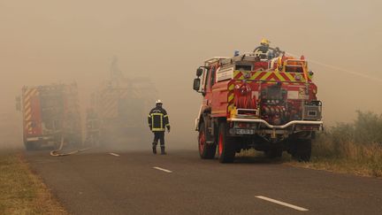 Un incendie parcourt près de 1 000 hectares dans les Pyrénées-Orientales, 580 pompiers mobilisés