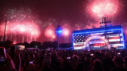 Donald Trump qualifie les Etats-Unis de « chef d&rsquo;œuvre de l&rsquo;histoire de l&rsquo;humanité », les célébrations des 250 ans de l&rsquo;indépendance perturbées par les orages