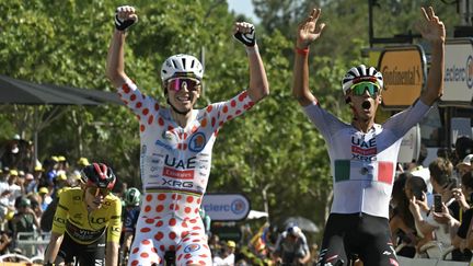 Tadej Pogacar offre à son coéquipier Isaac Del Toro la victoire sur la 2e étape du Tour de France 2026, Jonas Vingegaard reste en jaune