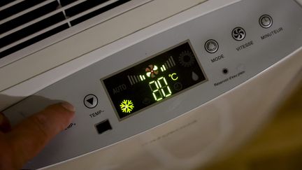 « J&rsquo;essaie d&rsquo;en récupérer le maximum possible » : avec la canicule, le juteux business des revendeurs de climatiseurs en ligne