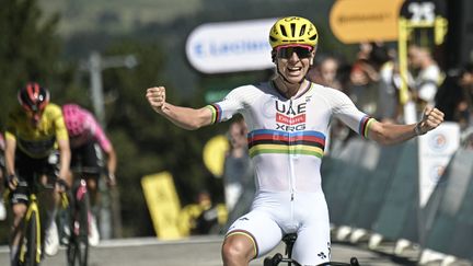 Tadej Pogacar remporte en patron la 3e étape du Tour de France et prend le maillot jaune de leader, Paul Seixas encore dans le coup
