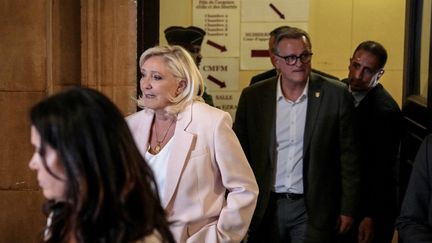Marine Le Pen, Louis Aliot, Nicolas Bay… Pourquoi les élus du RN qui ont été condamnés peuvent conserver leur mandat
