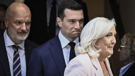 « Un jour, on lira ça dans les livres d’histoire » : la folle journée où Marine Le Pen a fait le pari de maintenir sa candidature en 2027