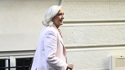 Inéligibilité, peine de prison… Pourquoi la condamnation de Marine Le Pen a été réduite en appel