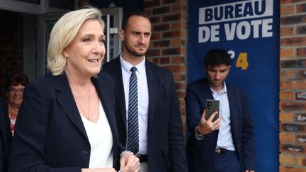 « Elle ne lâche jamais rien » : à Hénin-Beaumont et à Amilly, les soutiens de Marine Le Pen saluent sa candidature