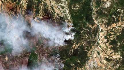 Visualisez l’intensité des premiers feux de forêts de l’été, alors que près de 12 000 hectares sont déjà partis en fumée