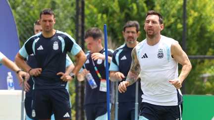 Coupe du monde 2026 : avant d’affronter la Suisse, le sélectionneur argentin estime que son équipe et Lionel Messi méritent des excuses