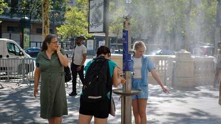 Météo-France place 37 départements en vigilance rouge canicule à partir de dimanche midi, 46 en vigilance orange