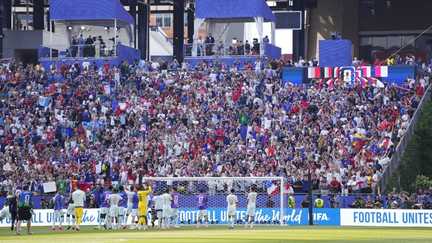 Aznavour, Rosalia, « Wonderwall »… Quelles sont les playlists de la France et des autres demi-finalistes jouées dans les stades de la Coupe du monde ?