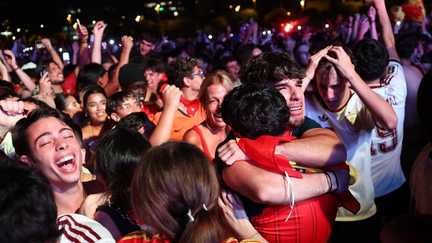L&rsquo;Espagne, double championne du monde de football, c&rsquo;est « comme dans un rêve », savourent les supporters espagnols