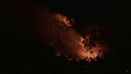 « C&rsquo;est venu d&rsquo;un seul coup, une force abominable » : dans le Var, l&rsquo;incendie qui a ravagé 2 500 hectares contenu mais pas encore fixé