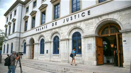 Meurtre de Thomas à Crépol : la circonstance aggravante de racisme retenue par les juges d&rsquo;instruction