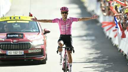 Richard Carapaz dompte ses compagnons d&rsquo;échappée et remporte la 18e étape du Tour de France au sommet d&rsquo;Orcières-Merlette
