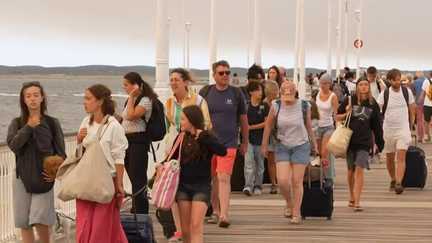 Incendie en Gironde : des milliers de touristes évacués