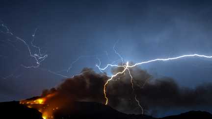 Pourquoi les orages annoncés ne sont pas une si bonne nouvelle dans la lutte contre les incendies