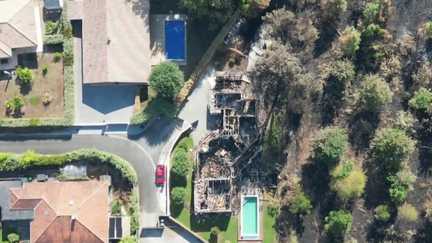 Premier aperçu des dégâts à Lège-Cap-Ferret, toujours interdite d&rsquo;accès après le passage de l&rsquo;incendie en Gironde
