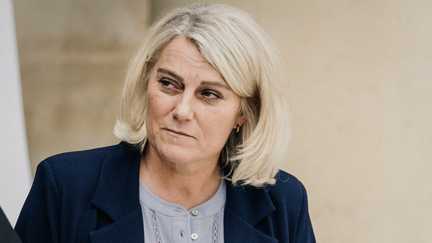 Face au mégafeu en Gironde, cinq millions de masques FFP2 ont été livrés en pharmacie, annonce la ministre de la Santé