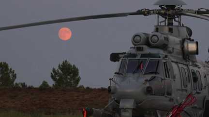 « Nous survolons les 42 000 hectares brûlés » : les images de l&rsquo;incendie en Gironde vu d&rsquo;un hélicoptère de l&rsquo;armée