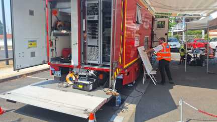 « Ça nous soulage un peu » : au poste de commandement de Lège-Cap-Ferret, des bénévoles aux petits soins pour les pompiers mobilisés