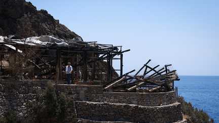 La Grèce frappée par de nouveaux incendies, une banlieue d&rsquo;Athènes évacuée