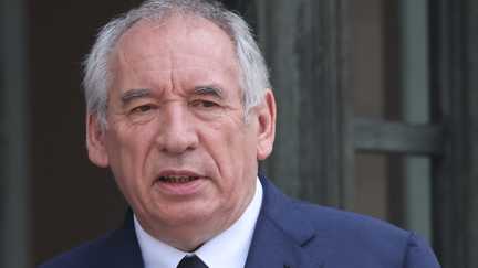 « C&rsquo;est n&rsquo;importe quoi » : la proposition de primaire « du PS aux gaullistes » de François Bayrou décriée à l&rsquo;unanimité