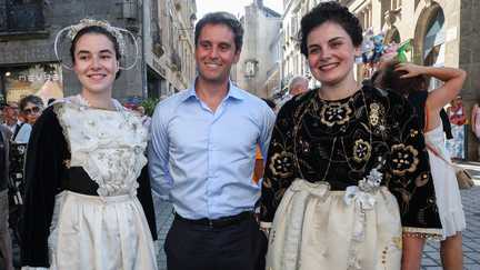 Tour de France, livre en préparation, fêtes populaires… Pour les candidats à la présidentielle, à chacun sa stratégie de campagne durant l&rsquo;été