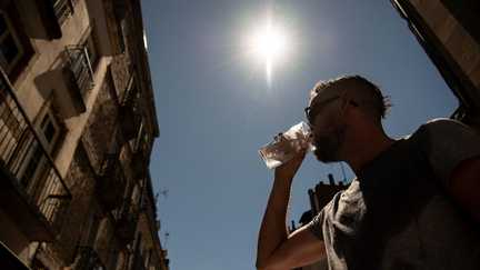Seize départements de l&rsquo;est toujours en vigilance orange canicule, la Saône-et-Loire et la Loire redescendent en alerte jaune