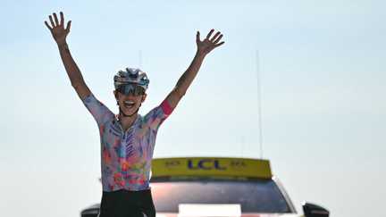 La Polonaise Kasia Niewiadoma Phinney s’offre une victoire de prestige au sommet du mont Ventoux et s’empare du maillot jaune du Tour de France femmes