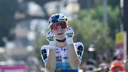 Tour de France femmes : la Néerlandaise Demi Vollering fait craquer Kasia Niewiadoma et s’empare du maillot jaune au terme de l&rsquo;avant-dernière étape