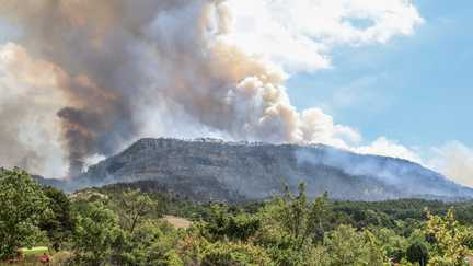 Incendie dans la Drôme : « Deux réactivations importantes » observées dimanche matin