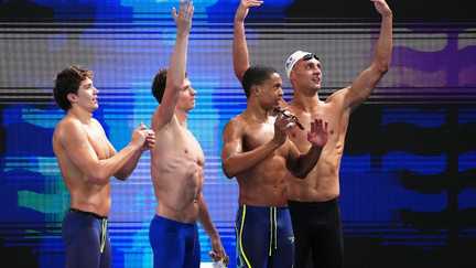 « Je ne pensais pas pouvoir nager aussi vite » : le retour du roi Léon Marchand rallume la folie de Paris avec l’éclosion du relais français 4×200 m nage libre