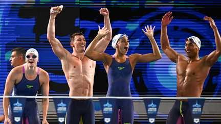 Le relais mixte français en or ! Revivez le 4×100 m 4 nages victorieux aux championnats d&rsquo;Europe